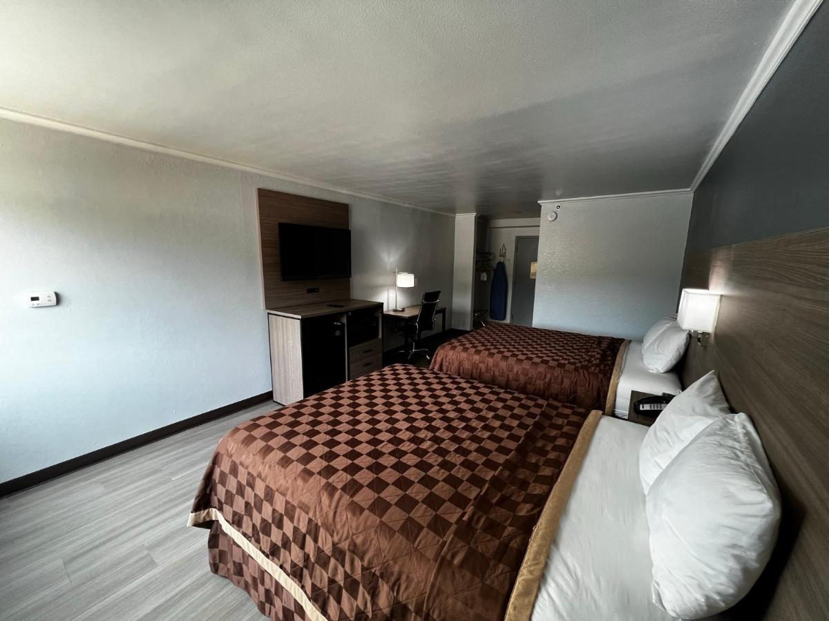 Super 8 By Wyndham Fort Worth Entertainment District מראה חיצוני תמונה