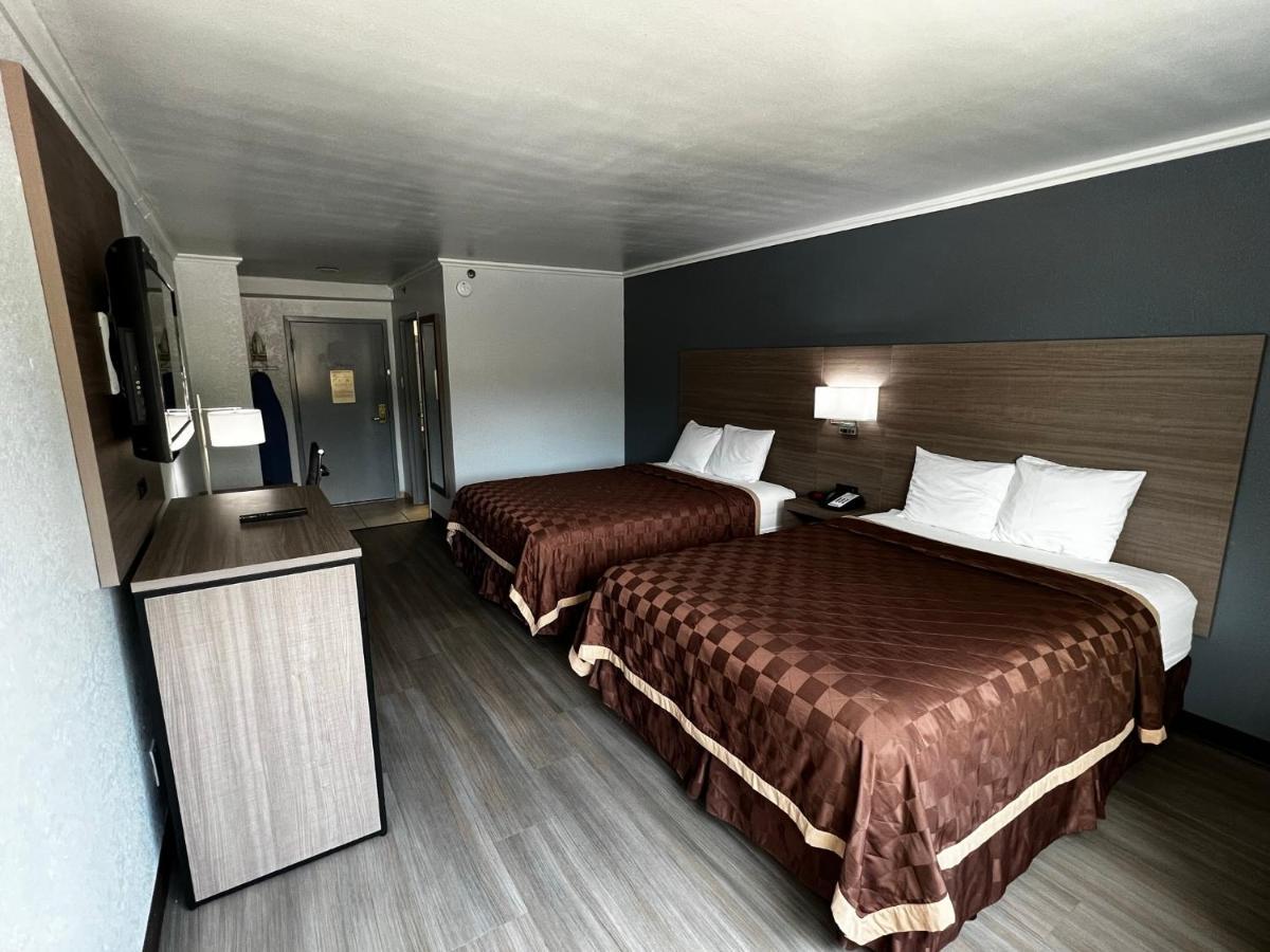 Super 8 By Wyndham Fort Worth Entertainment District מראה חיצוני תמונה