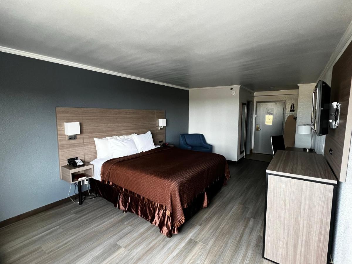 Super 8 By Wyndham Fort Worth Entertainment District מראה חיצוני תמונה