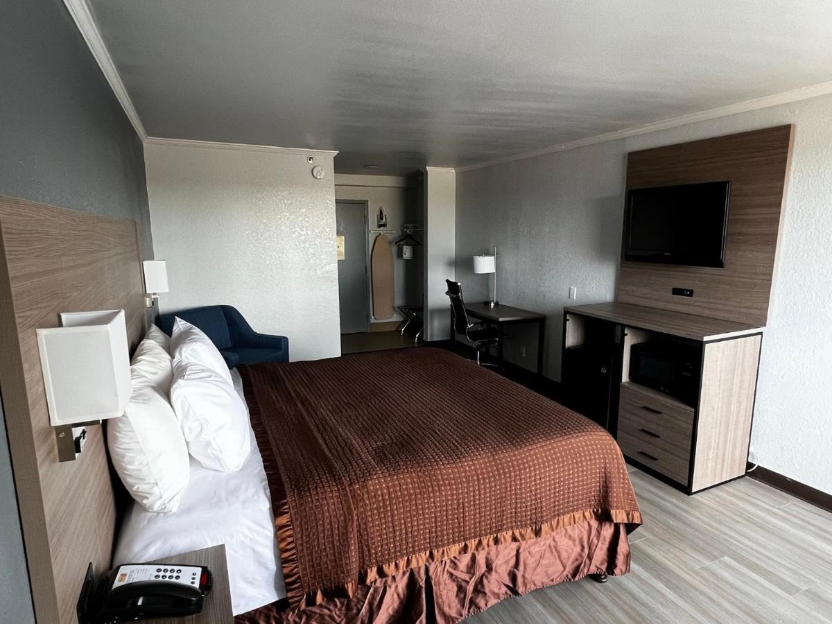 Super 8 By Wyndham Fort Worth Entertainment District מראה חיצוני תמונה