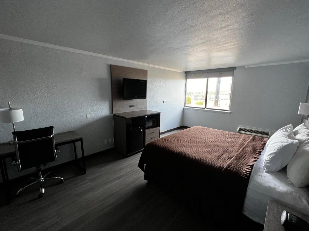 Super 8 By Wyndham Fort Worth Entertainment District מראה חיצוני תמונה