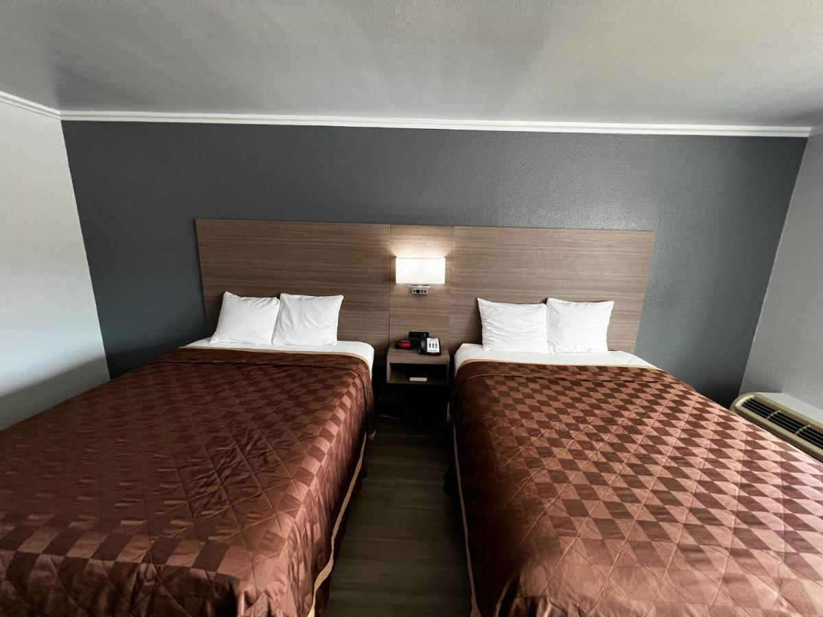 Super 8 By Wyndham Fort Worth Entertainment District מראה חיצוני תמונה